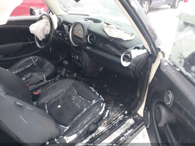 2012 MINI COOPER WMWSU3C59CT262136 Photo 4