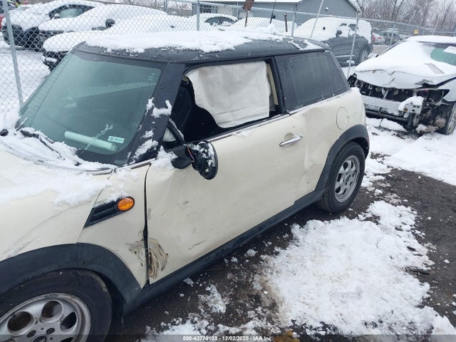 2012 MINI COOPER WMWSU3C59CT262136 Photo 5