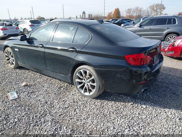 2016 BMW 528I WBA5A7C5XGG146102 Photo 2
