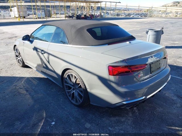 2021 AUDI S5 CABRIOLET WAUY4GF51MN007337 Photo 2