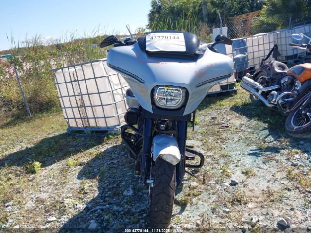 2024 HARLEY-DAVIDSON FLHX 1HD1KB712RB615402 Photo 4