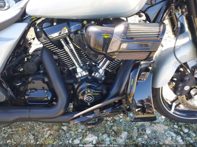 2024 HARLEY-DAVIDSON FLHX 1HD1KB712RB615402 Photo 7