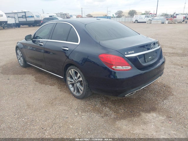 2018 MERCEDES-BENZ C 300 55SWF4JB4JU268731 Photo 2