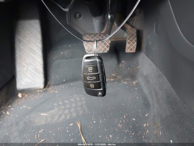 2016 AUDI A3 WAUA7GFF3G1106254 Photo 10