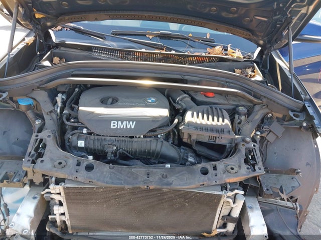 2018 BMW X1 WBXHT3C39J5K32427 Photo 9
