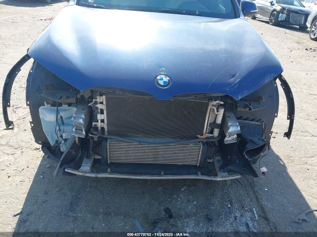 2018 BMW X1 WBXHT3C39J5K32427 Photo 5