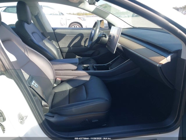 2020 TESLA MODEL 3 5YJ3E1EC9LF714304 Photo 4