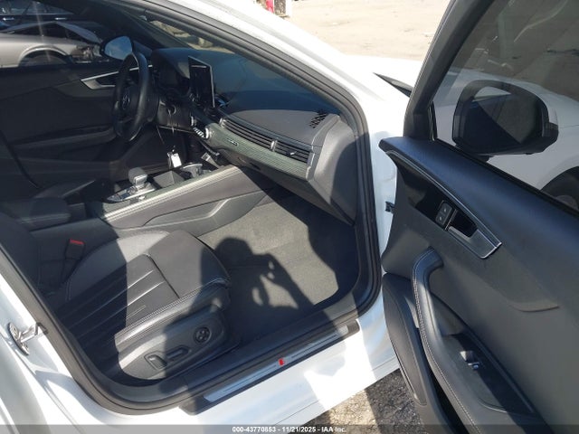 2022 AUDI A4 WAUEAAF47NN014701 Photo 4