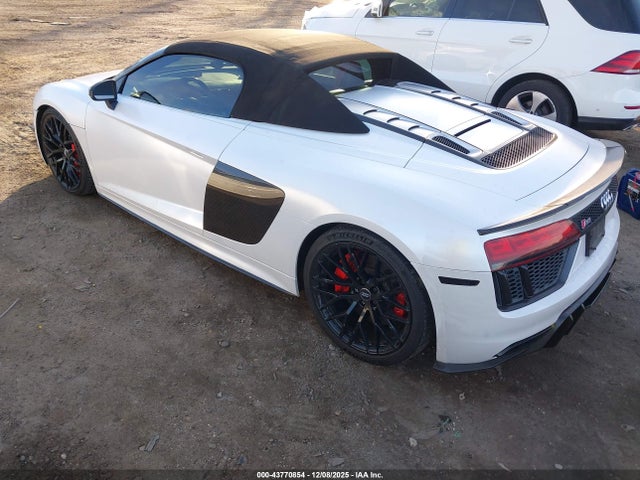2018 AUDI R8 WUA4BCFX9J7901803 Photo 2