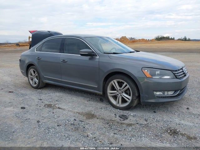 2014 VOLKSWAGEN PASSAT 1VWCN7A3XEC084010