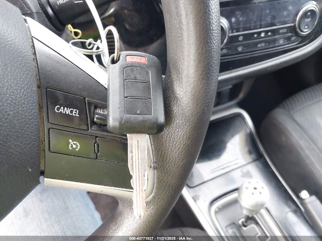 2018 MITSUBISHI OUTLANDER JA4AZ3A37JZ057615 Photo 10