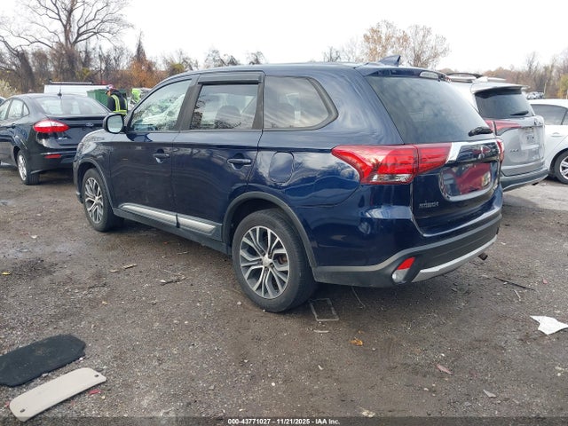 2018 MITSUBISHI OUTLANDER JA4AZ3A37JZ057615 Photo 2