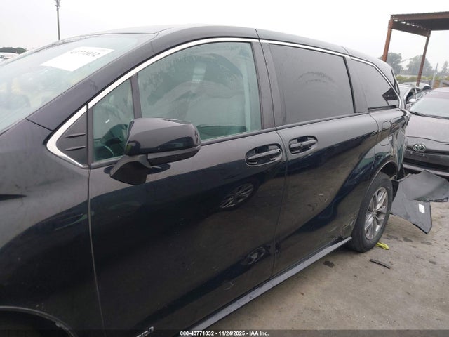 Toyota SIENNA LE 2021 5TDKRKEC8MS009691 Image 13