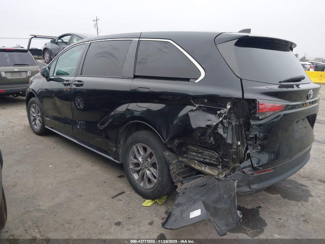 Toyota SIENNA LE 2021 5TDKRKEC8MS009691 Image 3