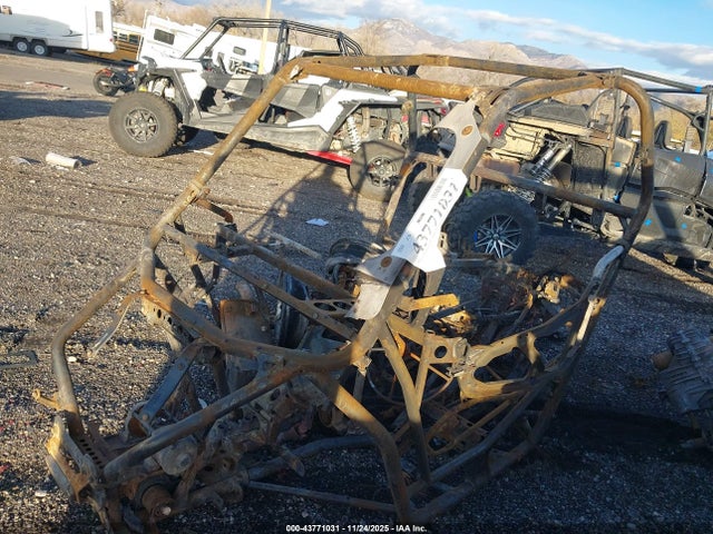 Polaris Rzr S 900 Eps 2015 3NSVBE876FF379917 Image 2