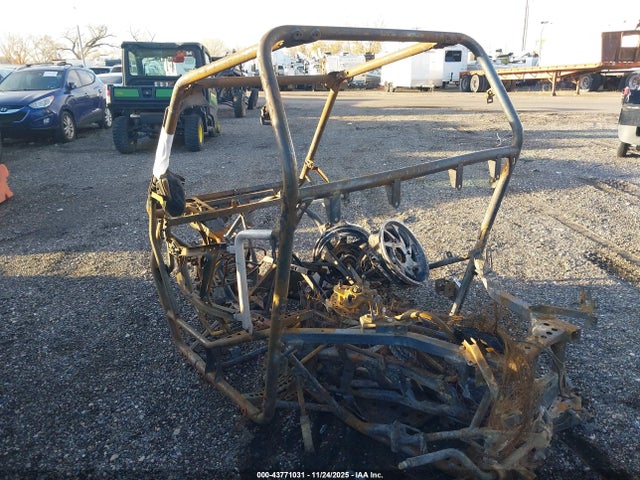Polaris Rzr S 900 Eps 2015 3NSVBE876FF379917 Image 3