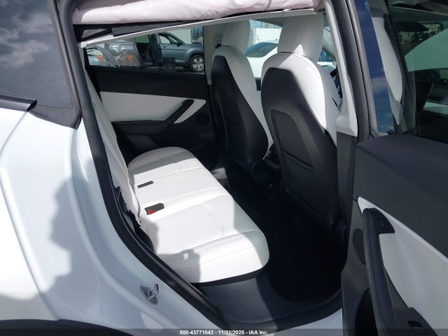 2022 TESLA MODEL Y 7SAYGDEF5NF409819 Photo 7
