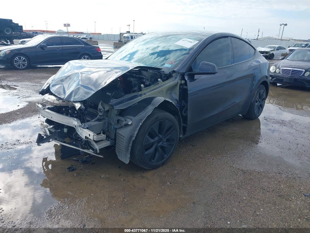 2024 TESLA MODEL Y 7SAYGDEE6RA293752 Photo 1