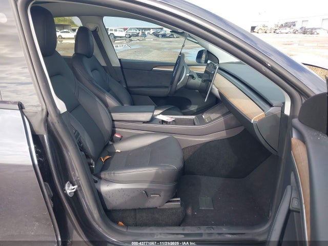 2024 TESLA MODEL Y 7SAYGDEE6RA293752 Photo 4