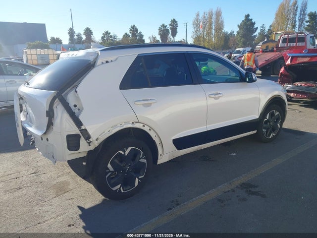 KNDCR3L14P5046999 KIA Niro Ev Wind