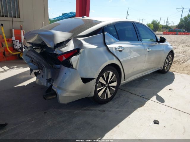 2019 NISSAN ALTIMA 1N4BL4DV6KC137626 Photo 3