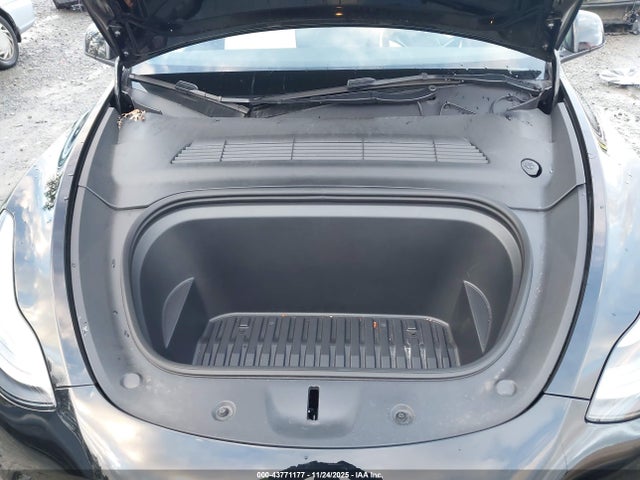 2023 TESLA MODEL Y 7SAYGAEE0PF811191 Photo 9