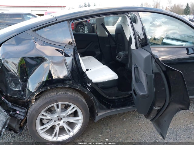 2023 TESLA MODEL Y 7SAYGAEE0PF811191 Photo 7
