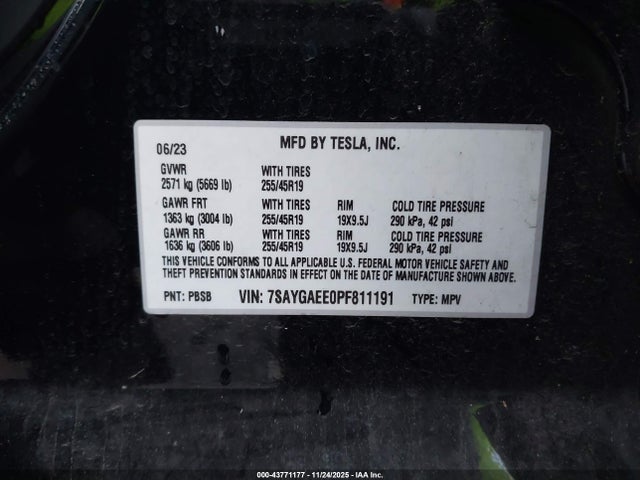 2023 TESLA MODEL Y 7SAYGAEE0PF811191 Photo 8