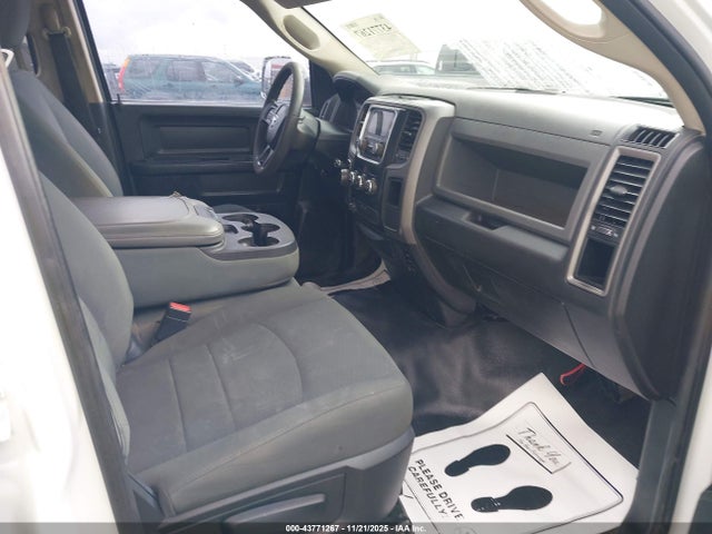 2018 Ram 1500 Tradesman  4x4 6'4 Box მანქანა იყიდება აუქციონზე, vin: 1C6RR7FT7JS327435, აუქციონის ნომერი: 43771267