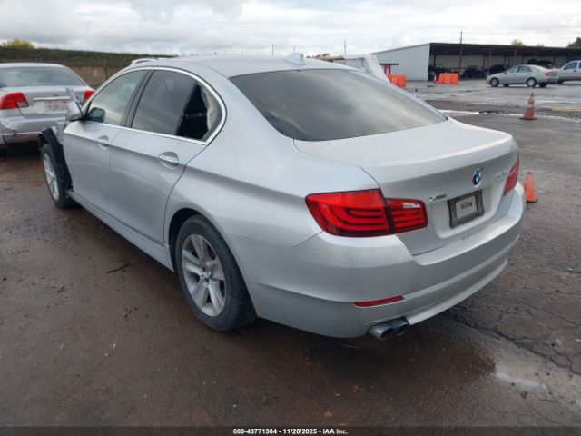 2013 BMW 528I WBAXH5C51DDW16846 Photo 2