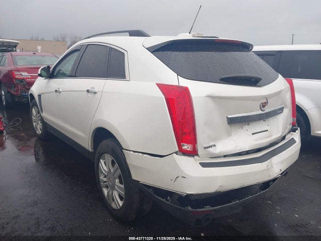 2015 CADILLAC SRX 3GYFNAE34FS579252 Photo 2