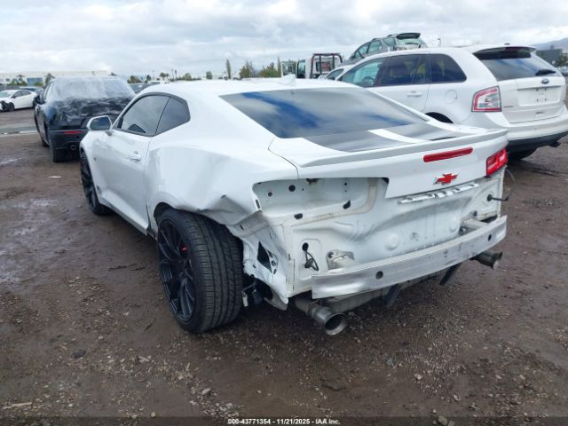 2017 CHEVROLET CAMARO 1G1FB1RS5H0213187 Photo 2