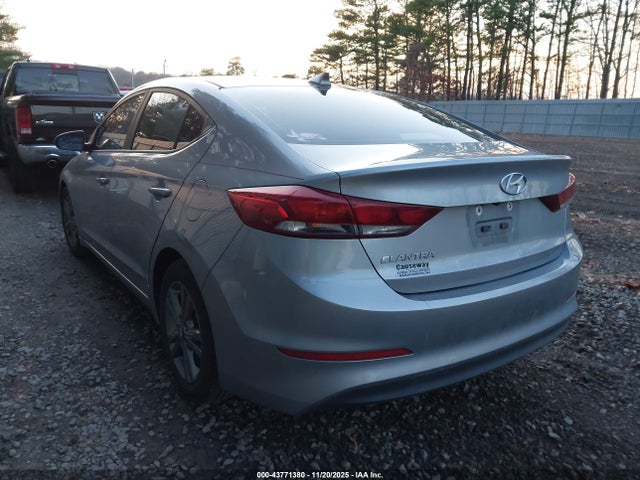 Продаж на аукціоні авто 2017 Hyundai Elantra Se, vin: 5NPD84LF8HH088585, номер лоту: 43771380
