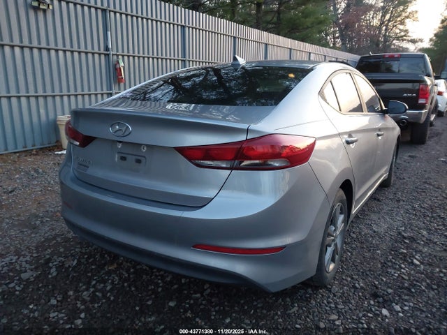 Продаж на аукціоні авто 2017 Hyundai Elantra Se, vin: 5NPD84LF8HH088585, номер лоту: 43771380
