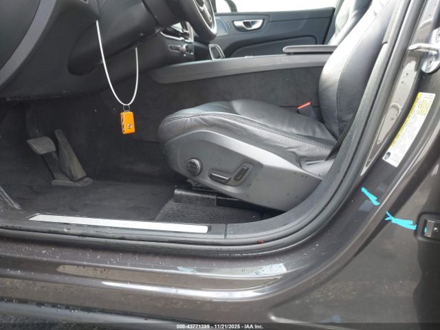 2024 VOLVO XC60 RECHARGE PLUG-IN HYBRID YV4H60DL6R1756264 Photo 5