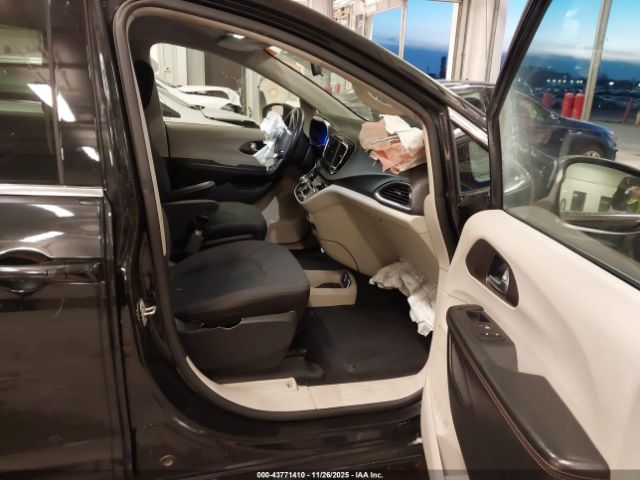 2019 CHRYSLER PACIFICA 2C4RC1DGXKR652113 Photo 4