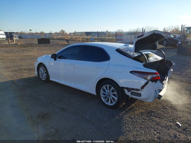 4T1C11AK7NU012058 Toyota CAMRY LE