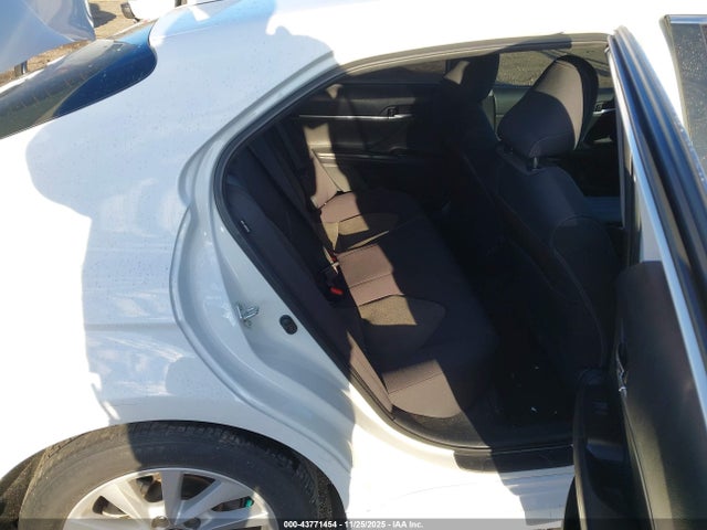 4T1C11AK7NU012058 Toyota CAMRY LE