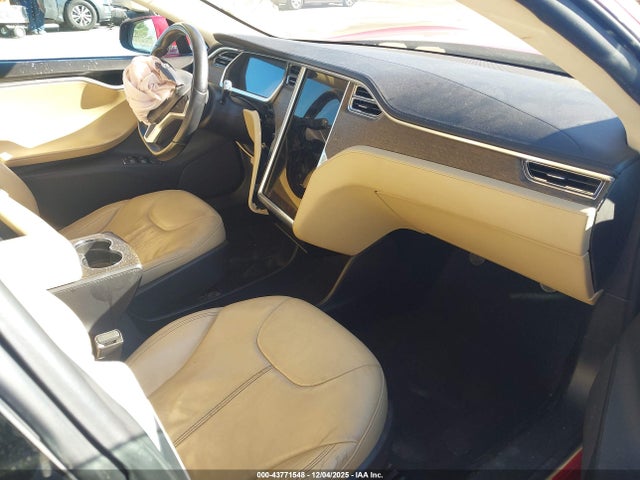 2013 TESLA MODEL S 5YJSA1AC1DFP10598 Photo 4