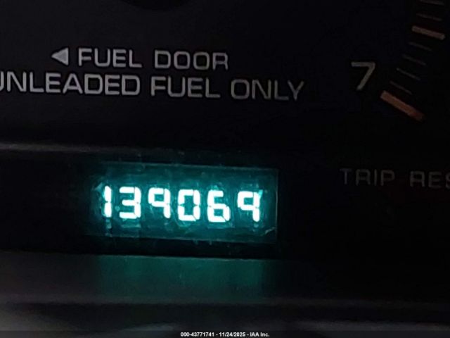 2000 CHRYSLER GRAND VOYAGER 2C4GJ44G0YR672491 Photo 6