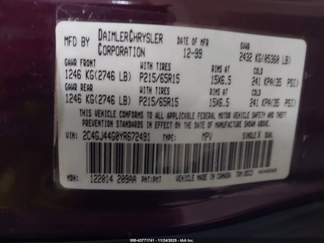 2000 CHRYSLER GRAND VOYAGER 2C4GJ44G0YR672491 Photo 8