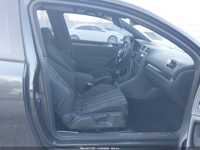 2011 Volkswagen Gti 2-door მანქანა იყიდება აუქციონზე, vin: WVWEV7AJ7BW187924, აუქციონის ნომერი: 43771757