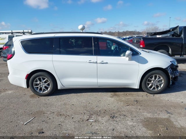Продаж на аукціоні авто 2022 Chrysler Pacifica Touring, vin: 2C4RC1FG0NR123464, номер лоту: 43771876