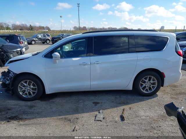 Продаж на аукціоні авто 2022 Chrysler Pacifica Touring, vin: 2C4RC1FG0NR123464, номер лоту: 43771876