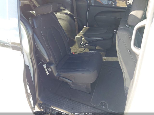 Продаж на аукціоні авто 2022 Chrysler Pacifica Touring, vin: 2C4RC1FG0NR123464, номер лоту: 43771876