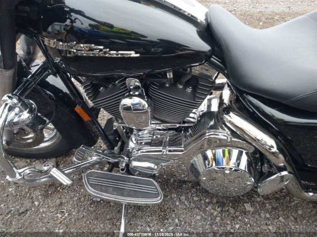 2006 HARLEY-DAVIDSON FLHXI 1HD1KBW116Y669672 Photo 8