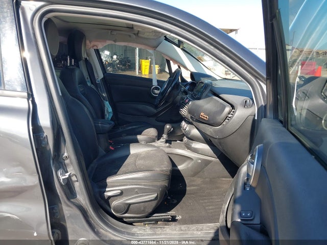 2017 FIAT 500X ZFBCFXCB4HP615562 Photo 4