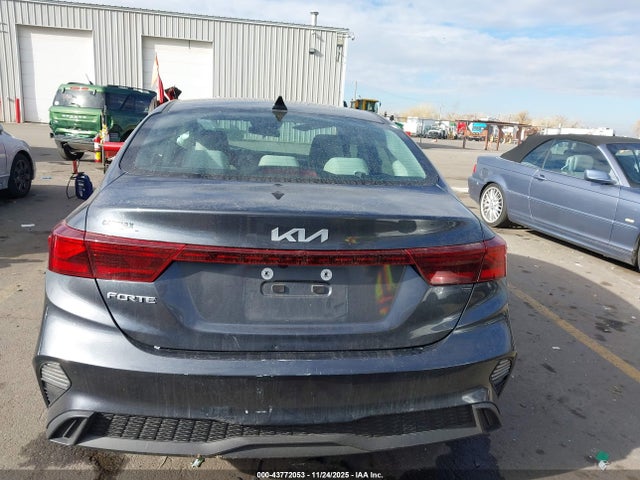 2022 Kia Forte Lxs მანქანა იყიდება აუქციონზე, vin: 3KPF24AD7NE490688, აუქციონის ნომერი: 43772053