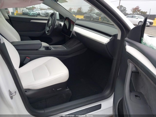 2023 TESLA MODEL Y 7SAYGDEE8PF624671 Photo 4