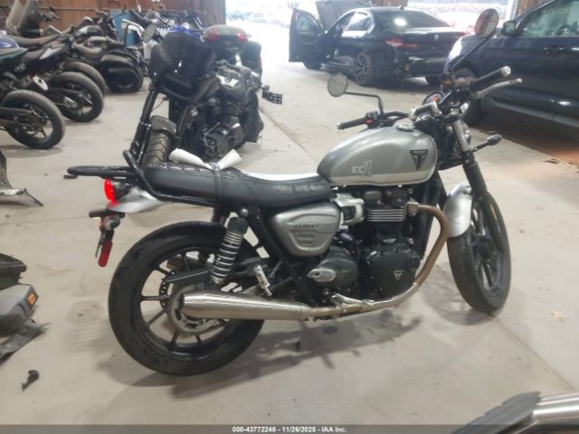 2022 TRIUMPH MOTORCYCLE STREET TWIN SMTD31G74NTAY1354 Photo 3